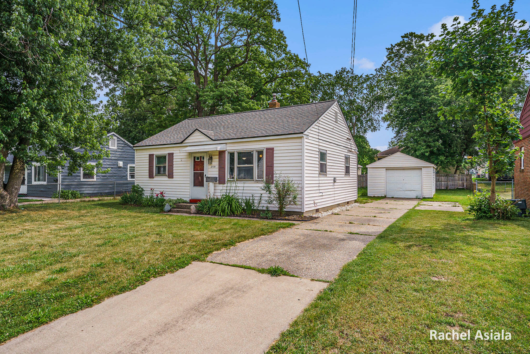 Property Photo:  2134 Collingwood Avenue SW  MI 49519 