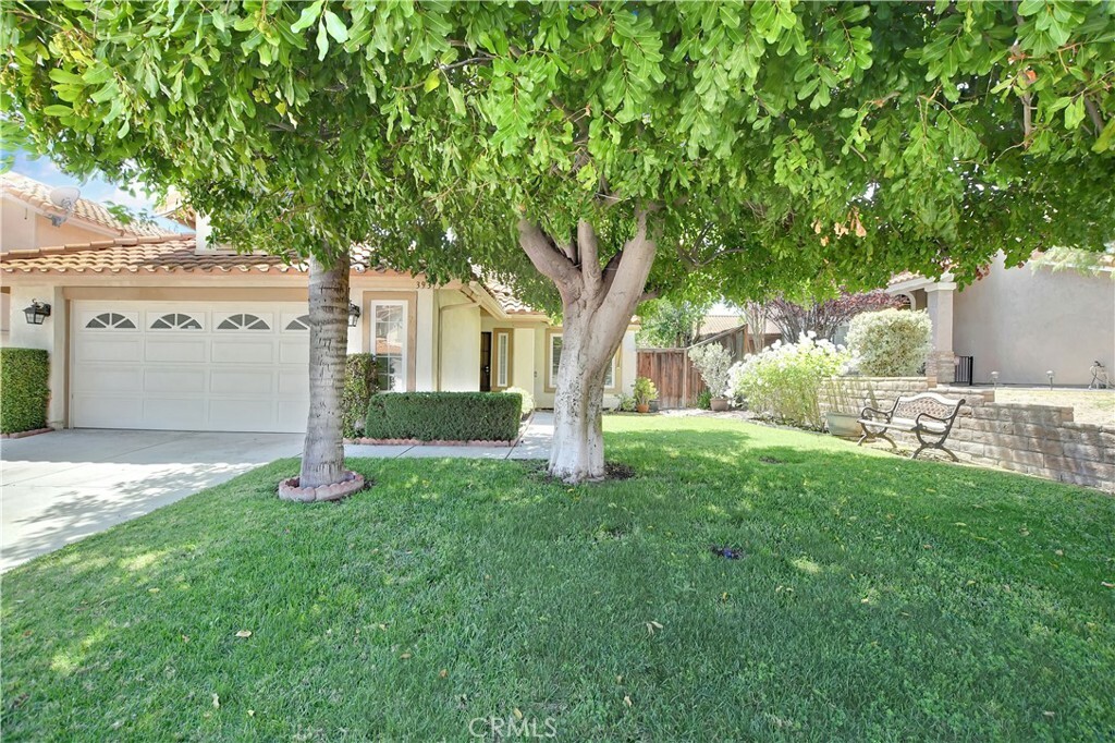 Property Photo: 39377 San Thomas Court CA 92562