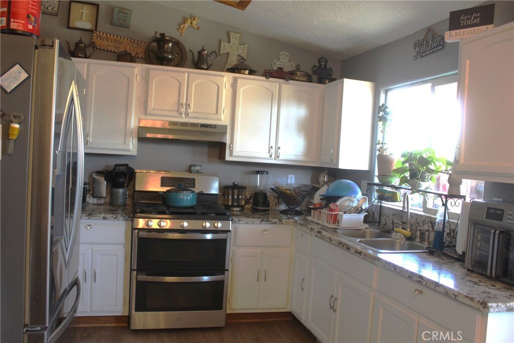 Property Photo: 20953 South Road CA 92307