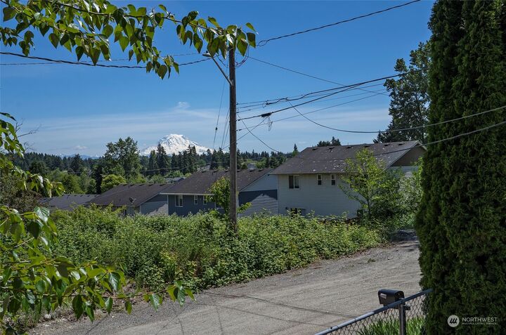 Property Photo:  5702 E L Street  WA 98404 