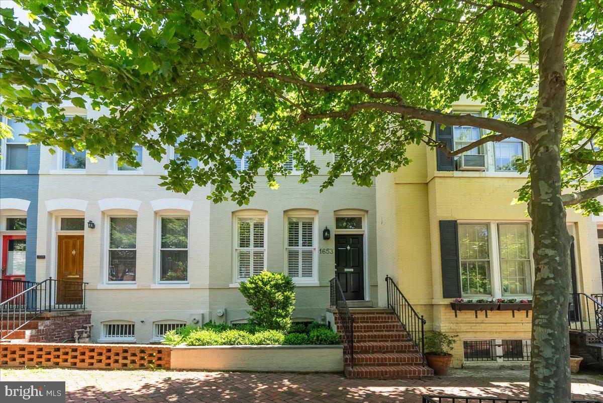 Property Photo:  1653 34th Street NW  DC 20007 