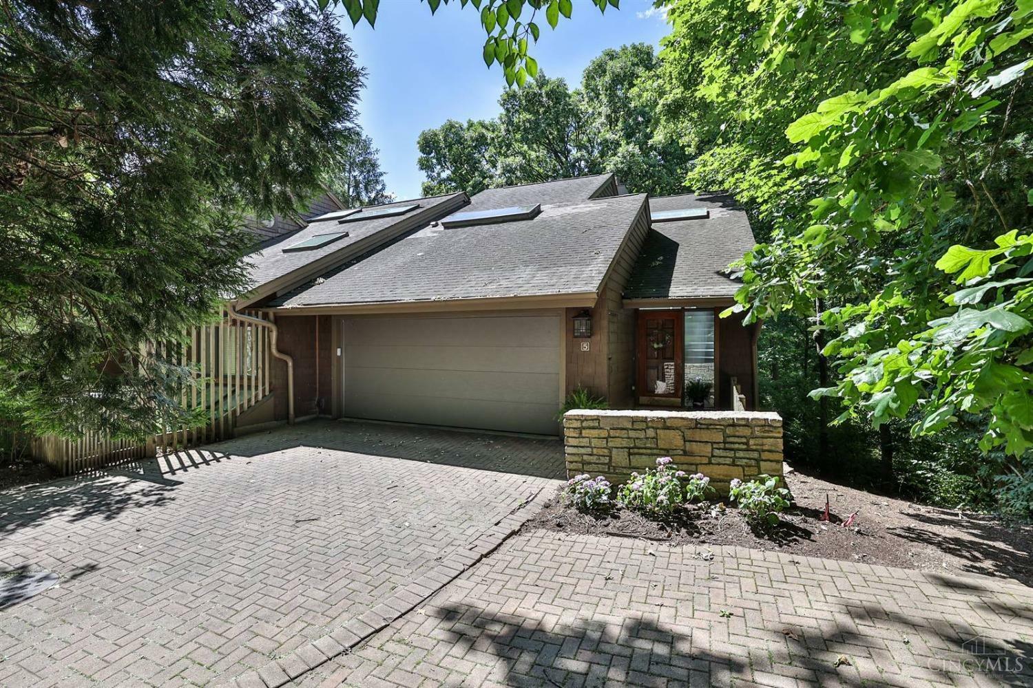 Property Photo: 5 Spring Knoll Drive OH 45227