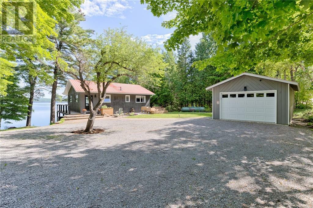 Photo de la propriété:  578 Graphite Bay Road  ON K0J 1H0 