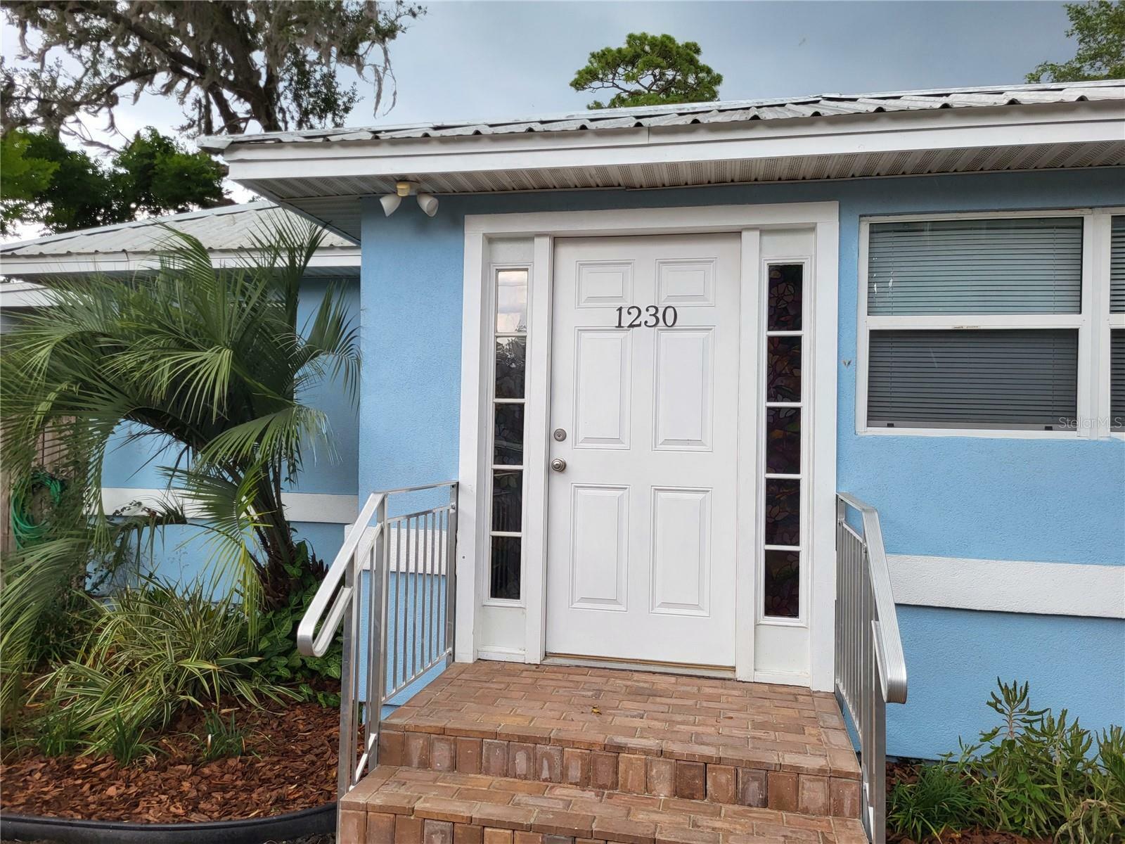 Property Photo:  1230 NW 21st Avenue  FL 32609 