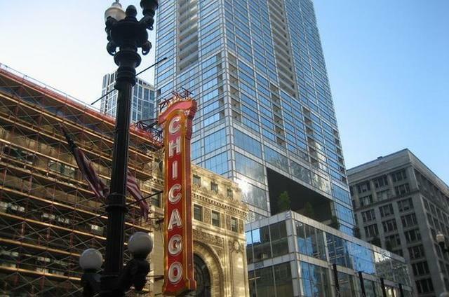 Property Photo: 8 E Randolph Street 2106 IL 60601