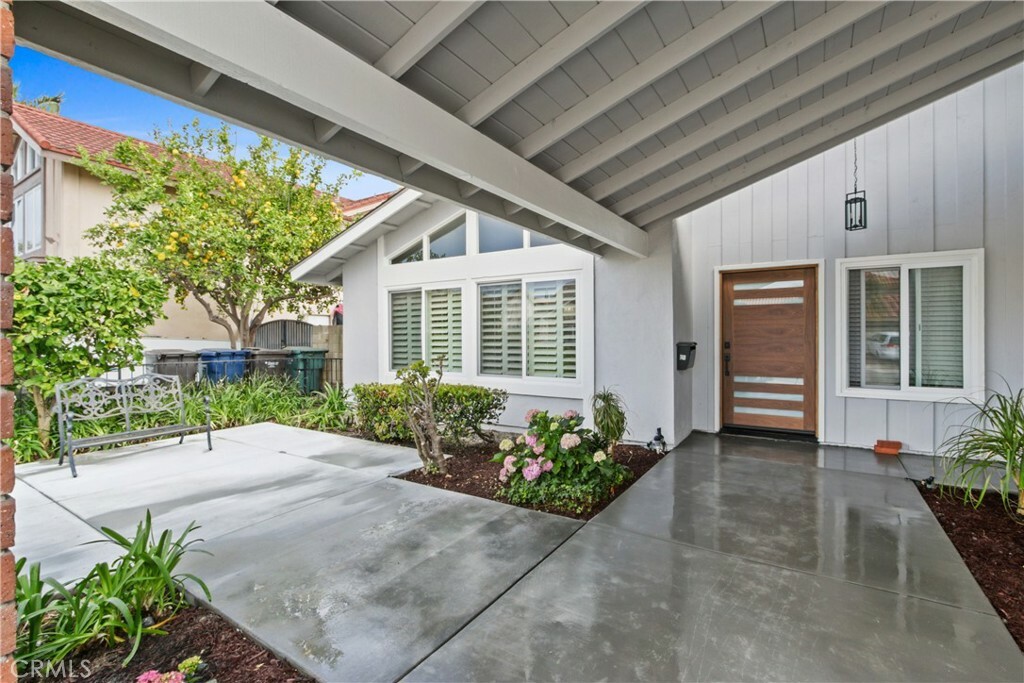 Property Photo:  6542 Vesper Circle  CA 92647 