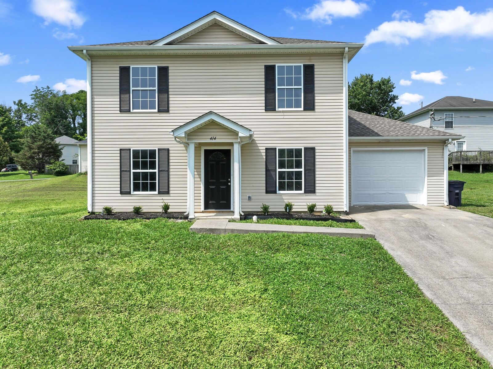 Property Photo: 414 Quarry St TN 37160