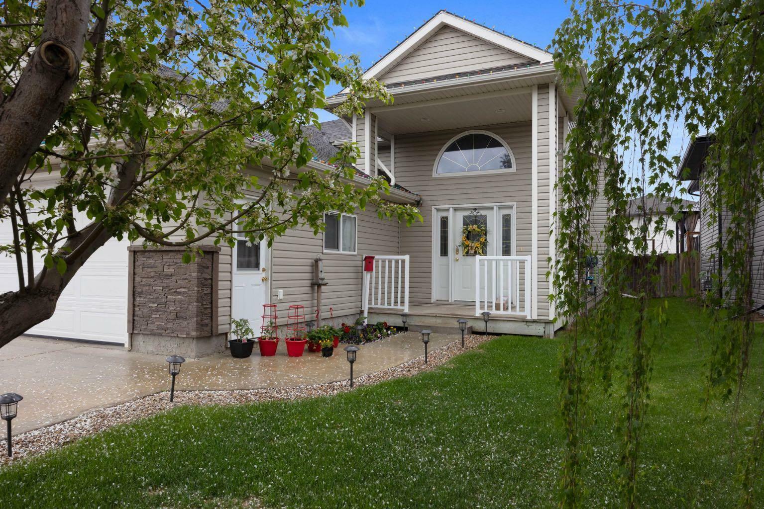 Property Photo:  221 Waniandy Way  AB T9H 5L9 