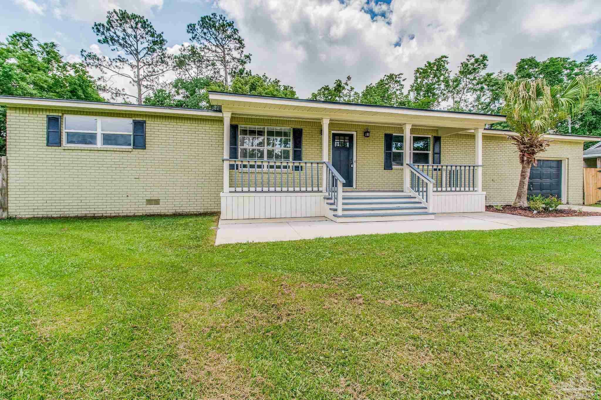 Property Photo:  8265 Continental Ct  FL 32506 