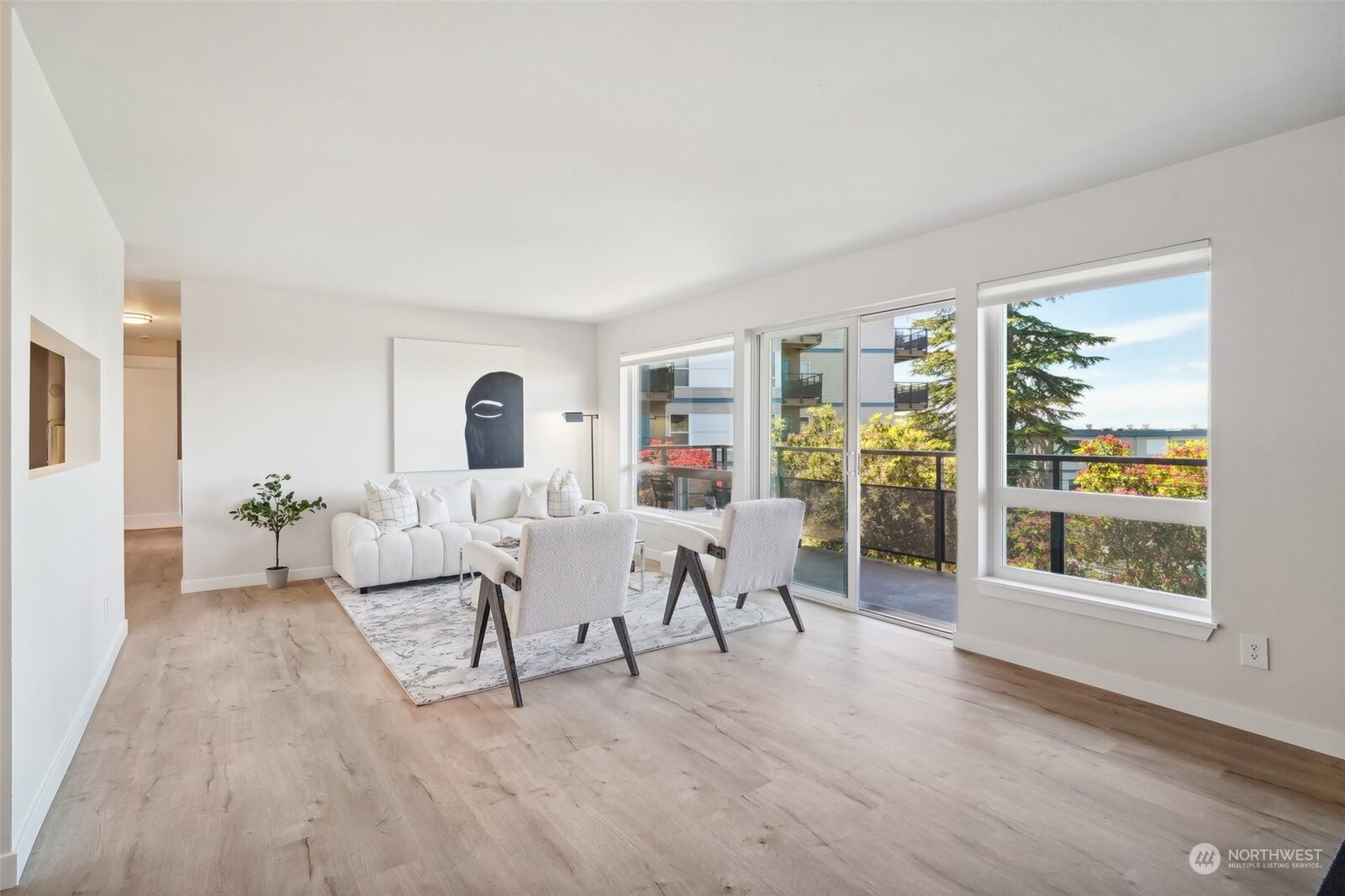 Property Photo: 550 Elm Way 205 WA 98020