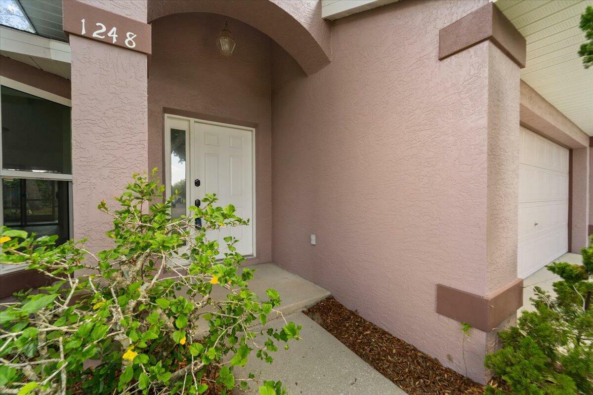 Property Photo:  1248 Little Oak Circle  FL 32780 