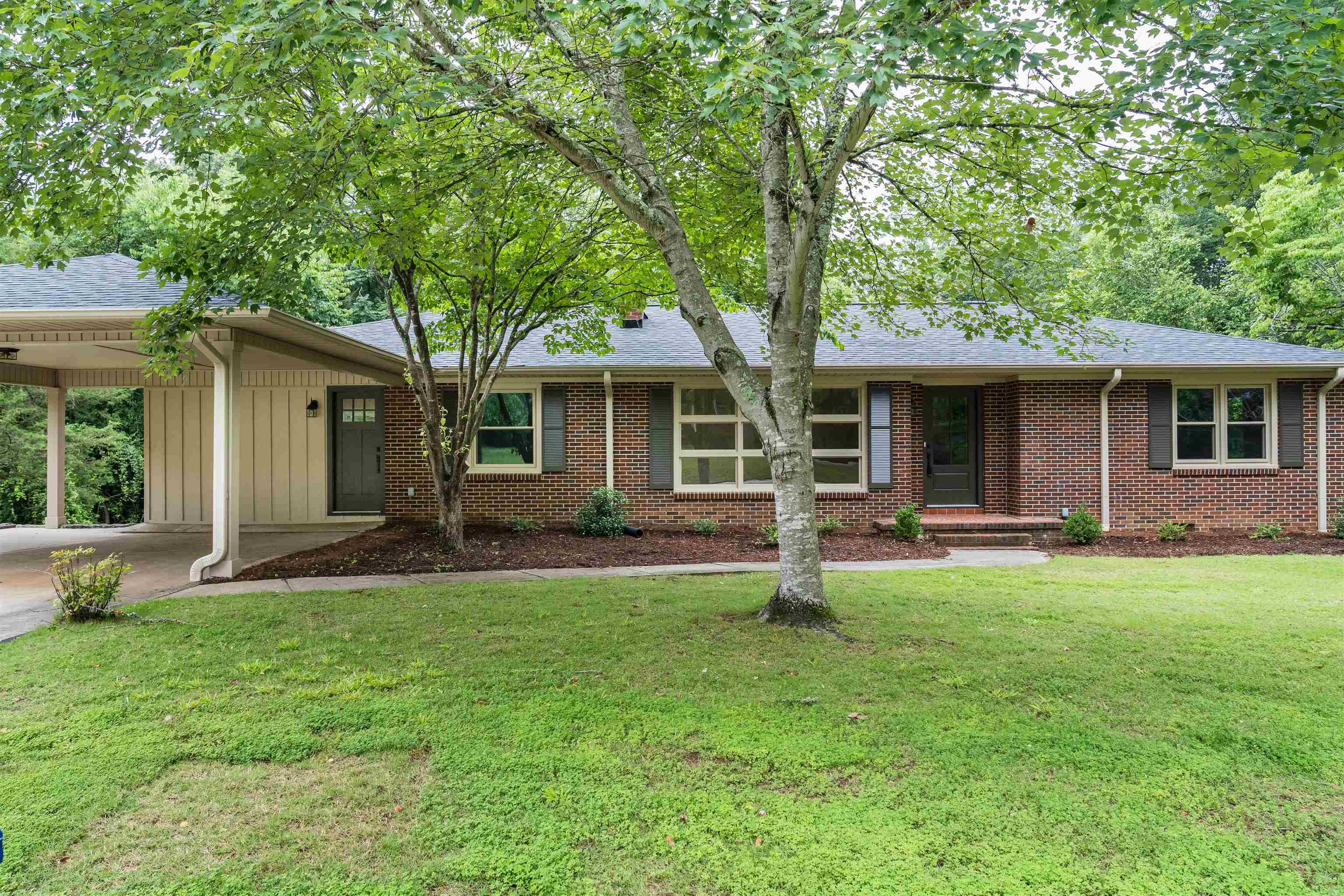 Property Photo:  107 Kent Place  SC 29307 