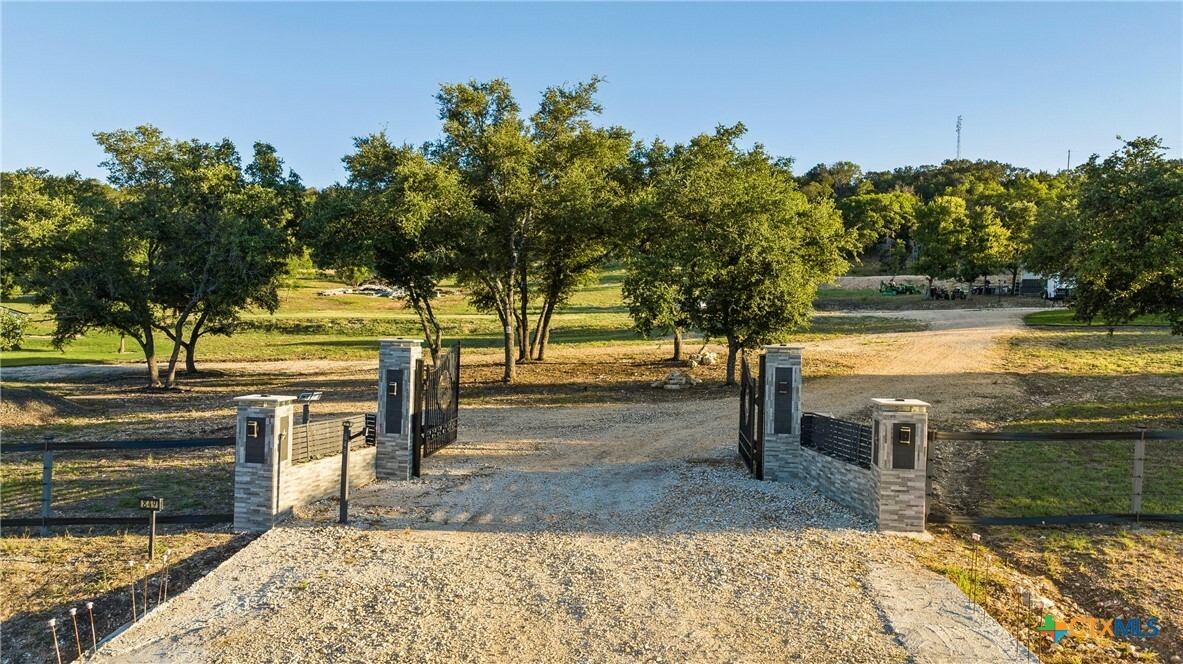 Property Photo:  849 Lindorbet Road  TX 76522 