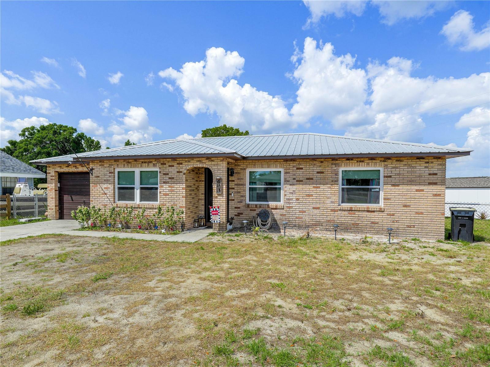 Property Photo: 403 Webber Court FL 33827