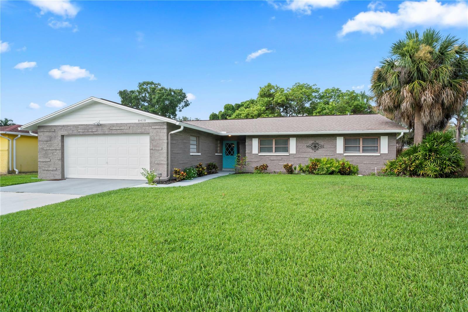 Property Photo:  8410 Flagstone Drive  FL 33615 