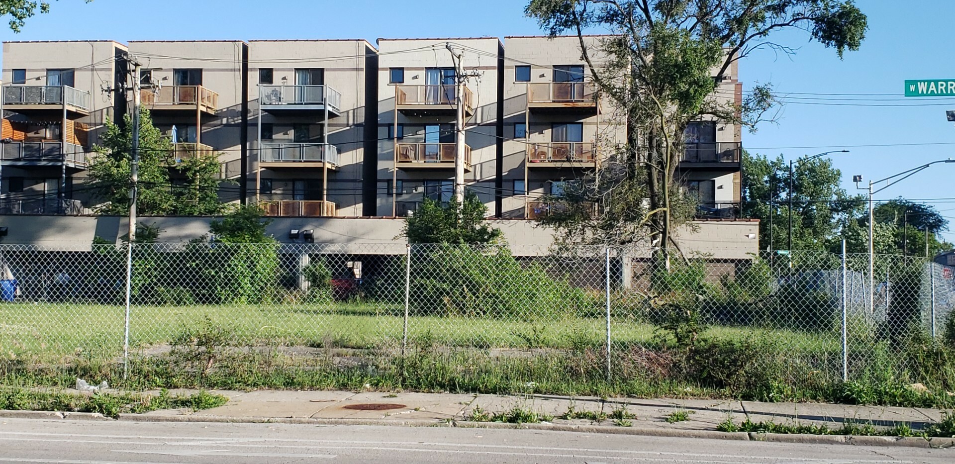 Property Photo:  2447 W Warren Boulevard  IL 60612 