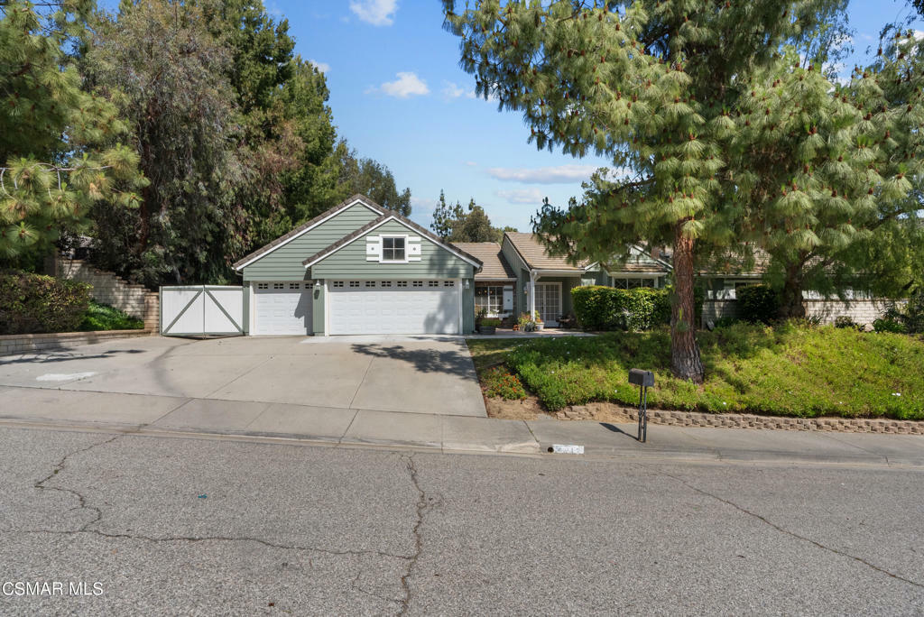 Property Photo:  212 Trickling Brook Court  CA 93065 