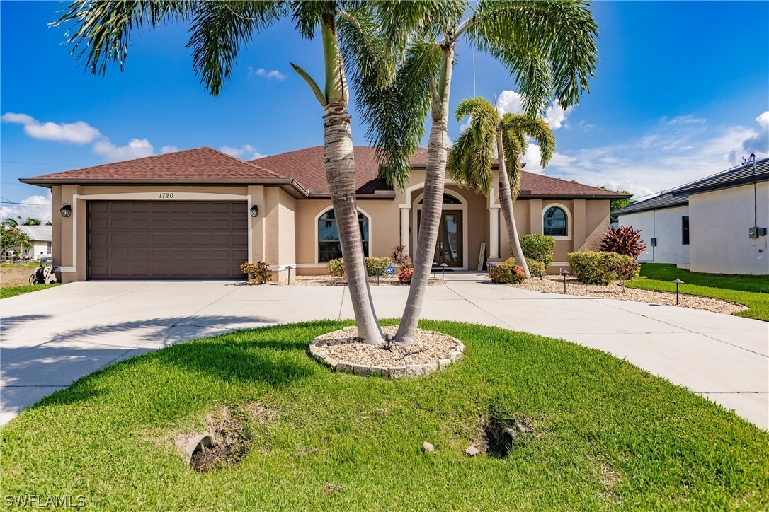 1720 Beach Parkway W  Cape Coral FL 33914 photo