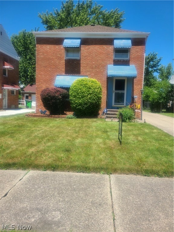 Property Photo:  21101 Tracy Avenue  OH 44123 