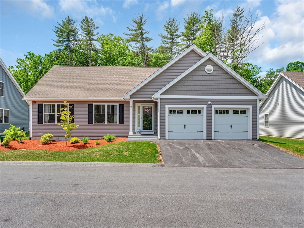 Property Photo:  37 Abacoa Rd 37  NH 03076 