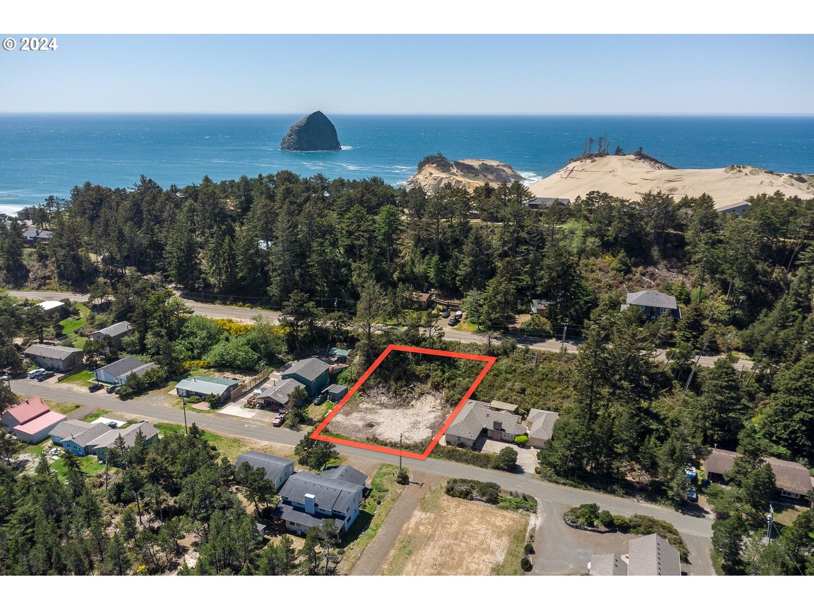 Property Photo: Circle Dr OR 97135