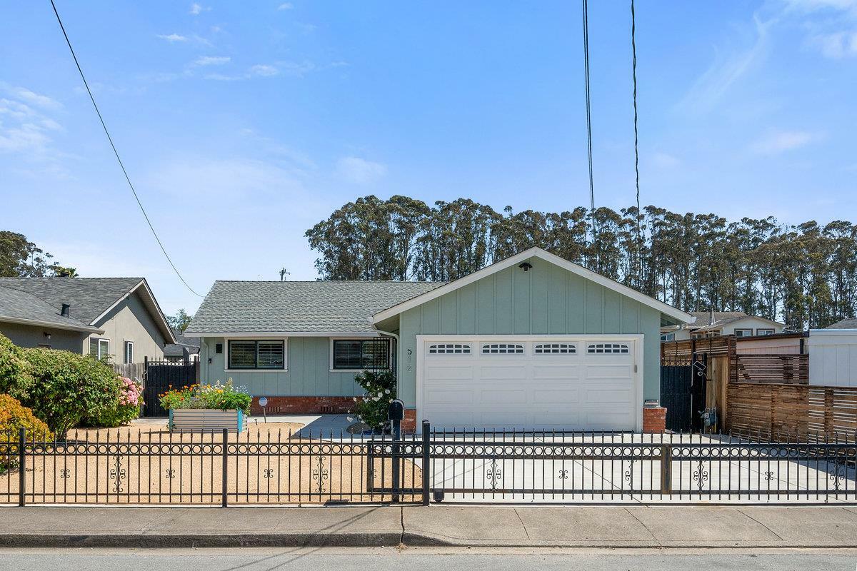 Property Photo:  512 Metzgar Street  CA 94019 