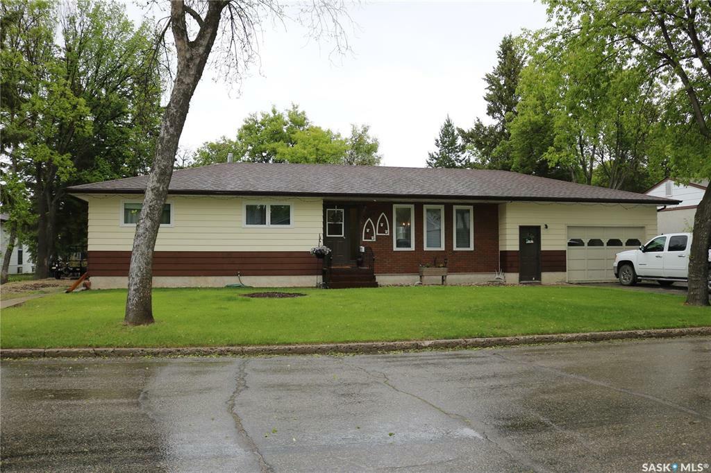 1504 Chestnut Drive  Moosomin SK S0G 3N0 photo