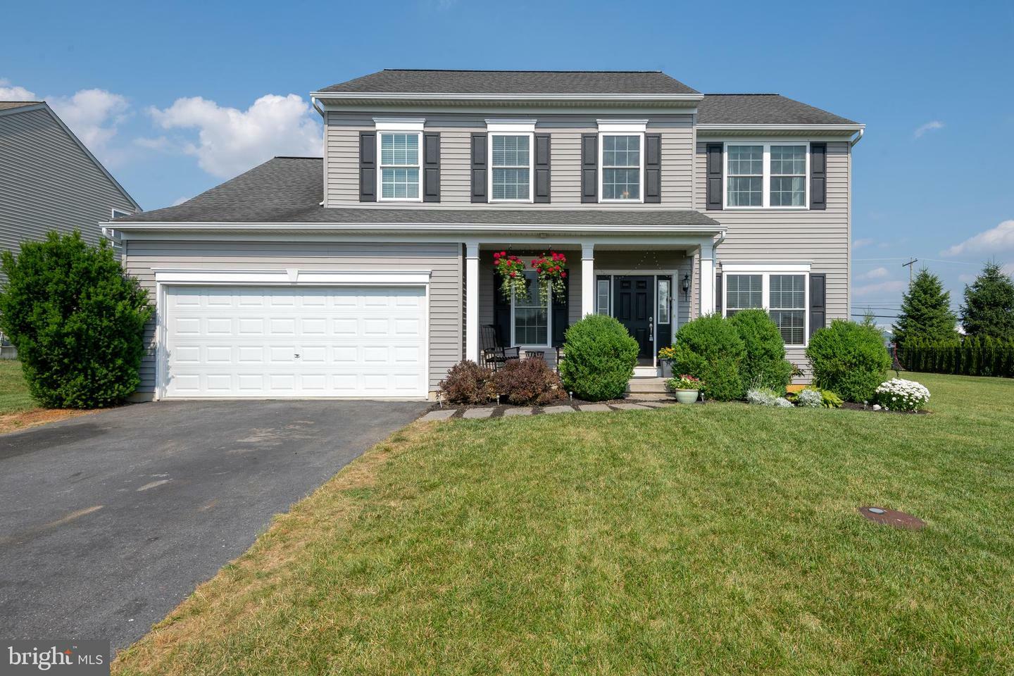 Property Photo:  416 Sweetwater Drive  PA 17078 