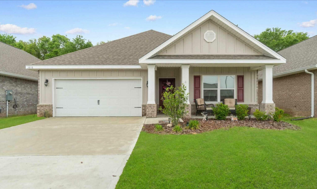 Property Photo:  3858 Hawks Landing Circle  FL 32571 