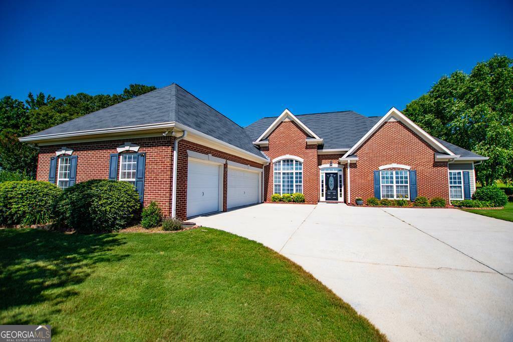 Property Photo: 105 Jasmine Way GA 30180