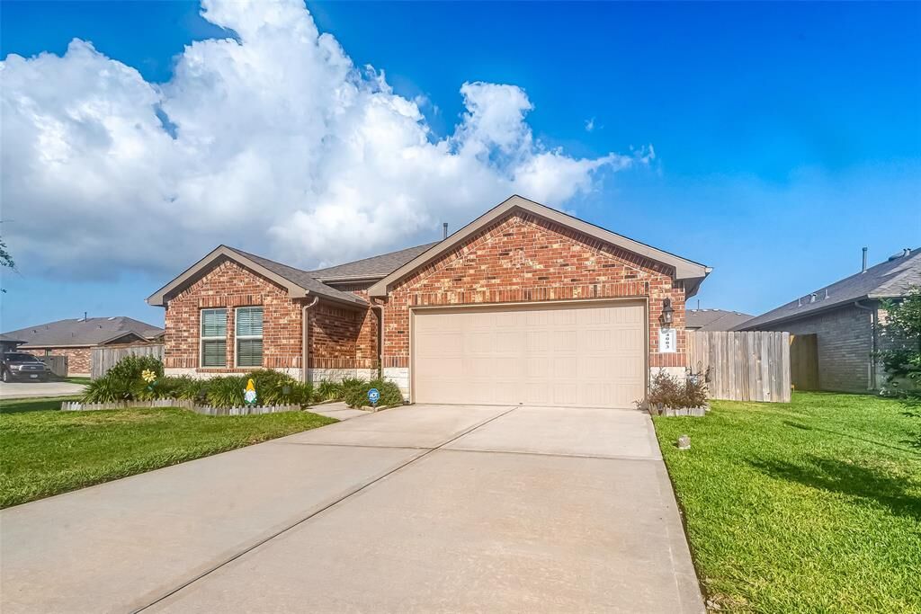Property Photo: 4003 Shetland Court TX 77521