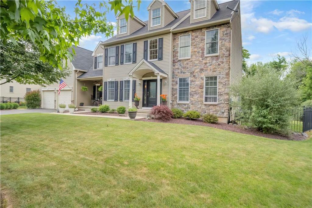 Property Photo:  39 Millbrook Court  PA 18045 