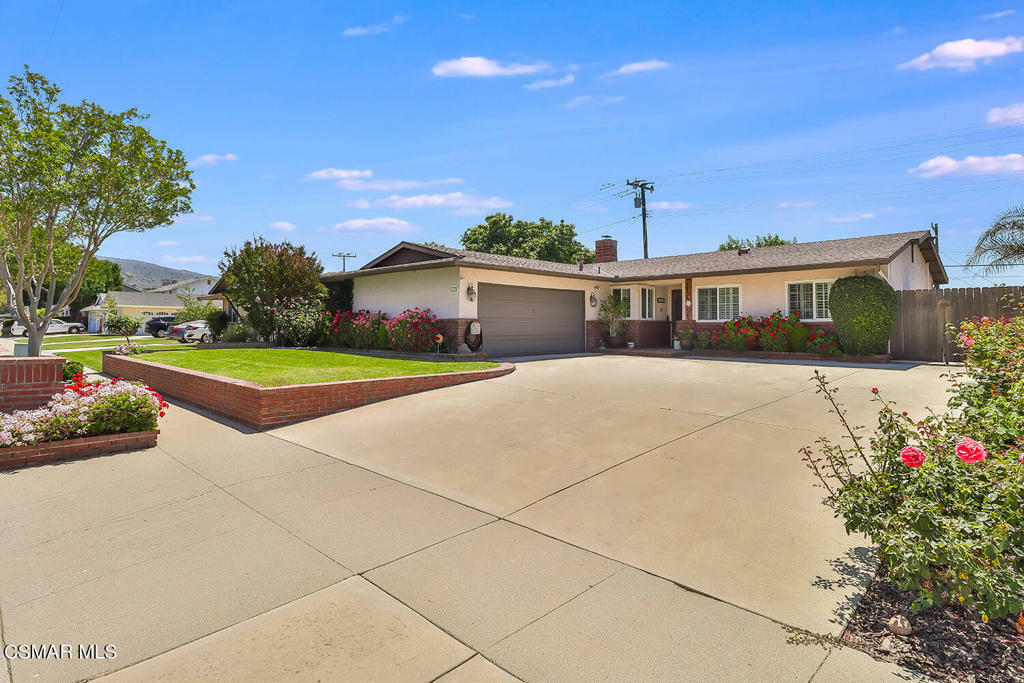 Property Photo:  1149 Cavalier Avenue  CA 93065 