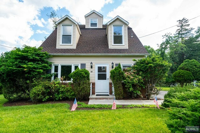 Property Photo:  69 Mountain Avenue  NJ 07656 