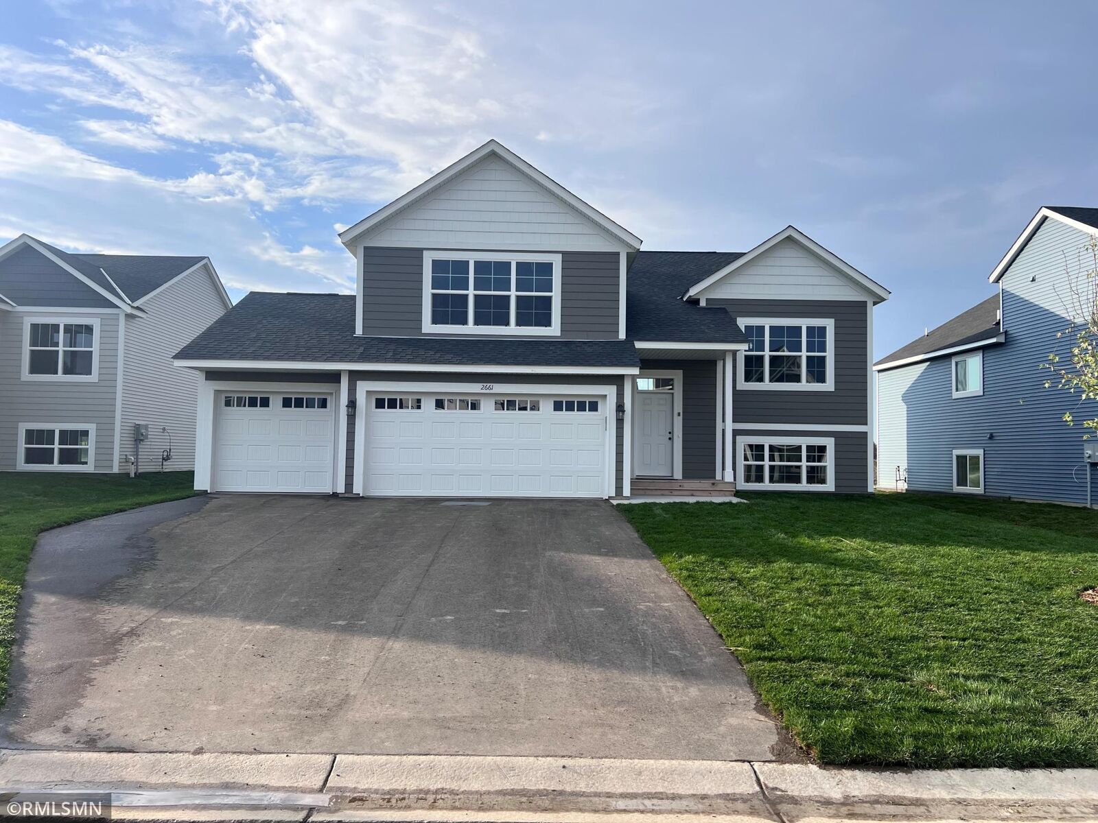 Property Photo:  2661 Ivy Avenue NE  MN 55330 