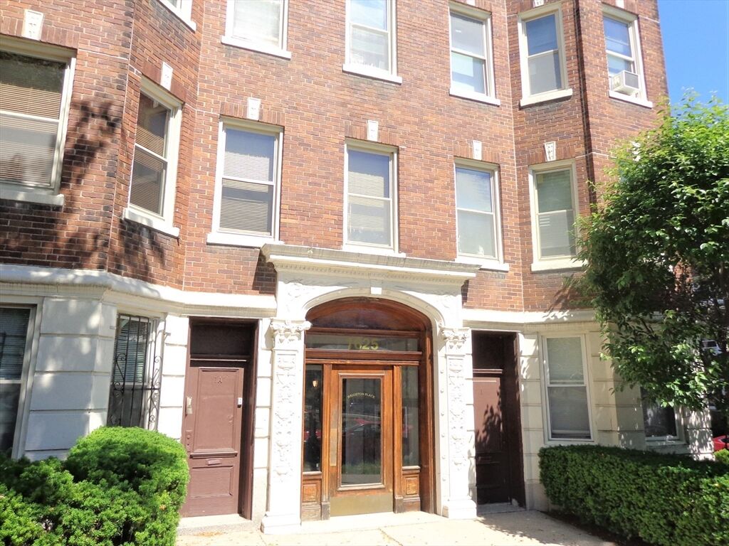 Property Photo:  1625 Commonwealth Ave 2  MA 02135 