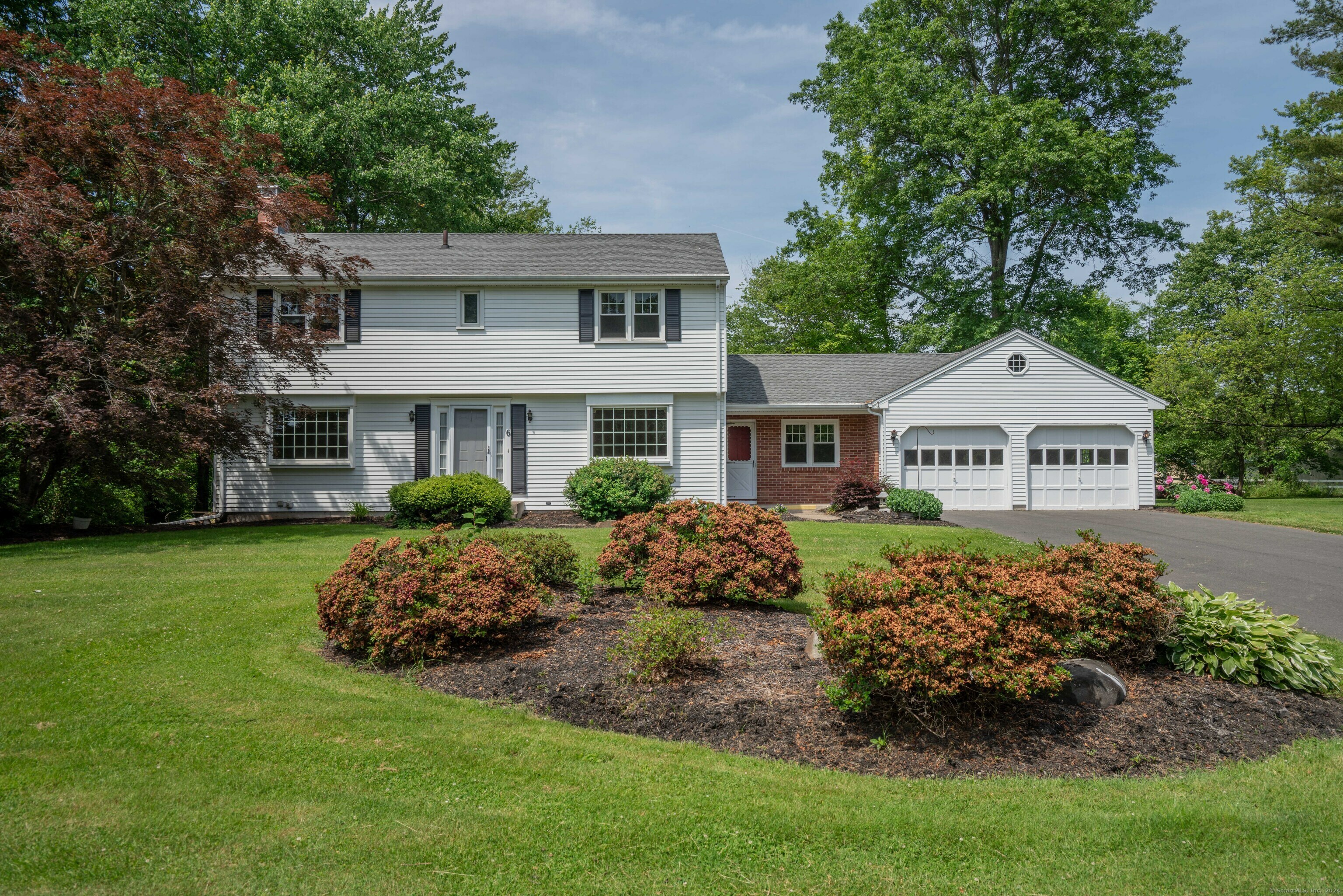 Property Photo: 6 Mallard Drive CT 06002