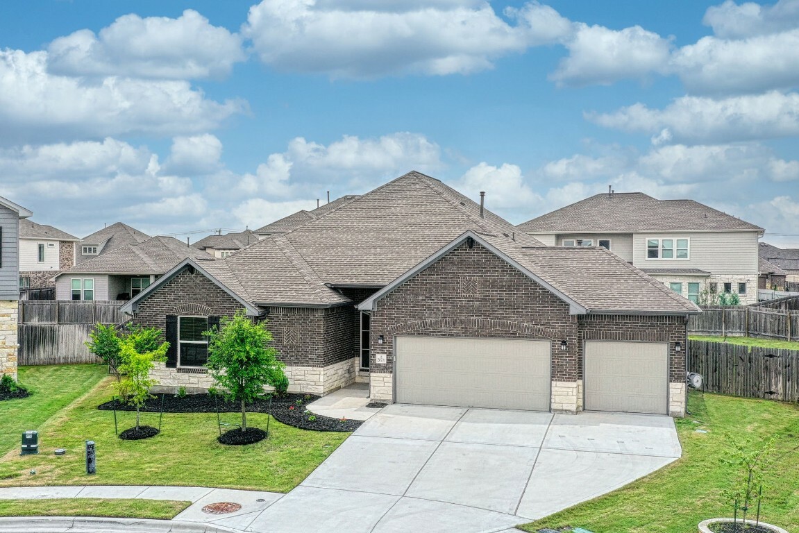 Property Photo:  20701 Matts Cove  TX 78660 