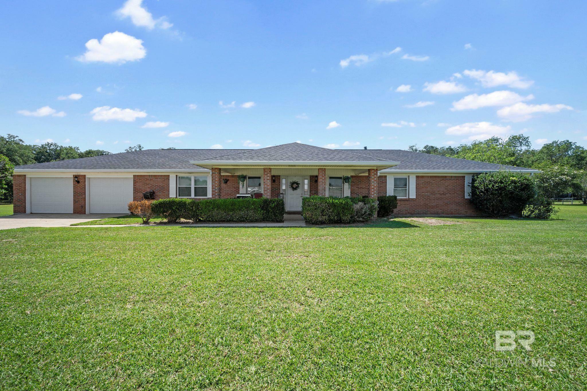 Property Photo:  1510 S Juniper Street  AL 36535 