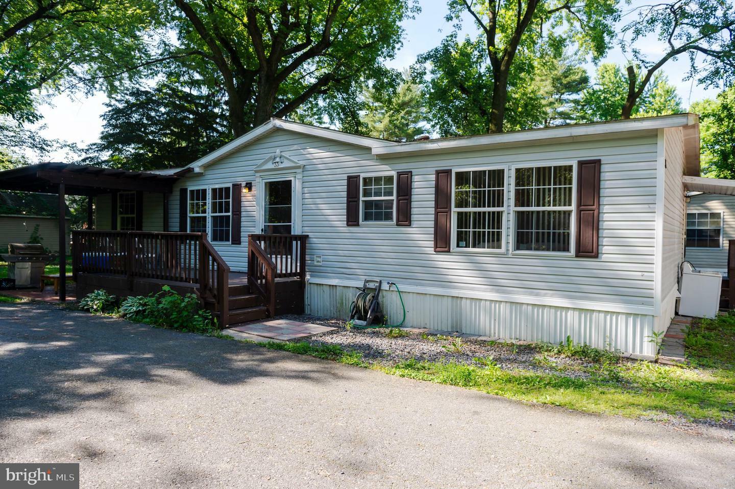 Property Photo:  33 Willow Street  PA 17034 