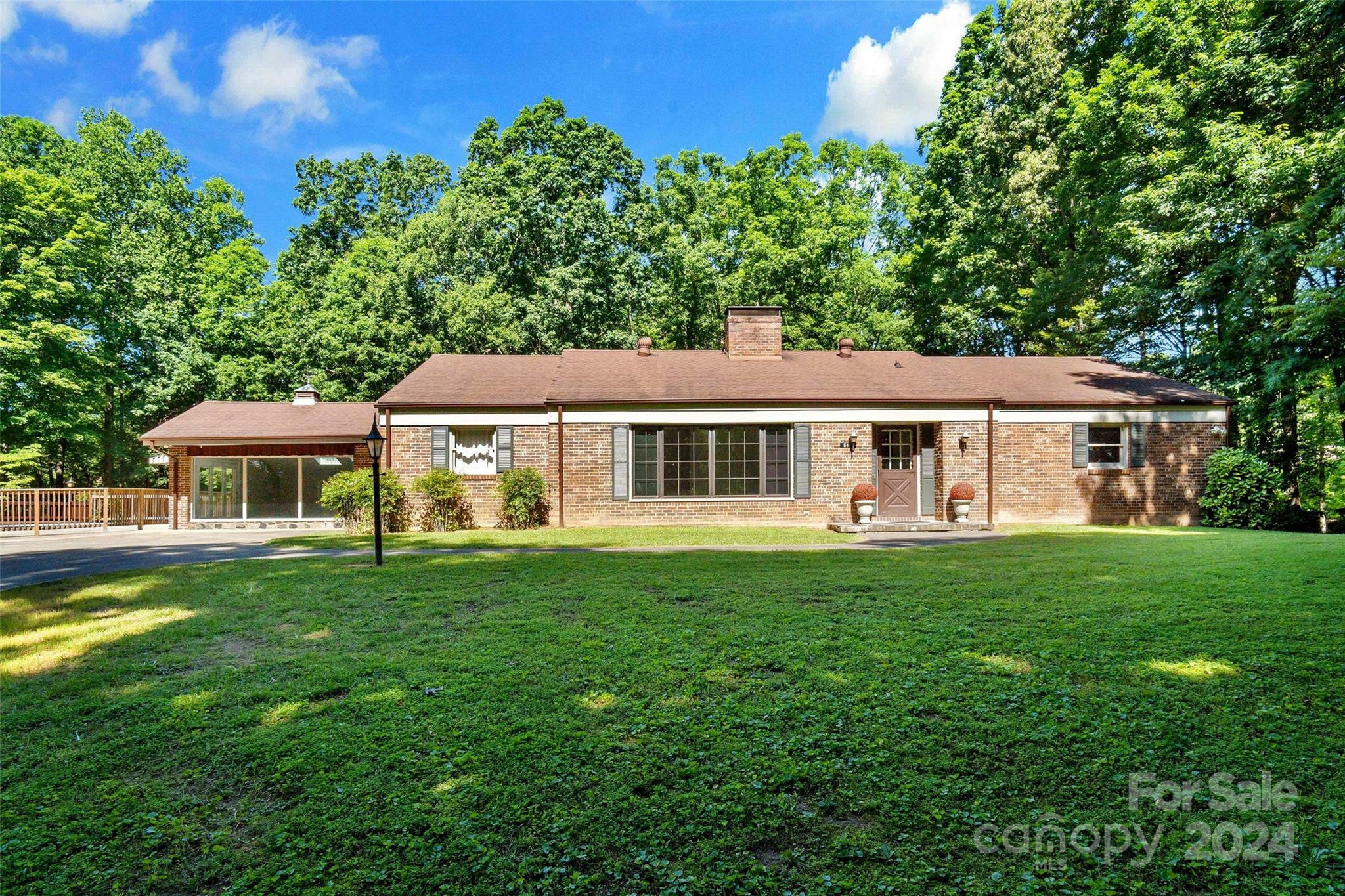 Property Photo:  513 Pg Baptist Church Road  NC 28752 