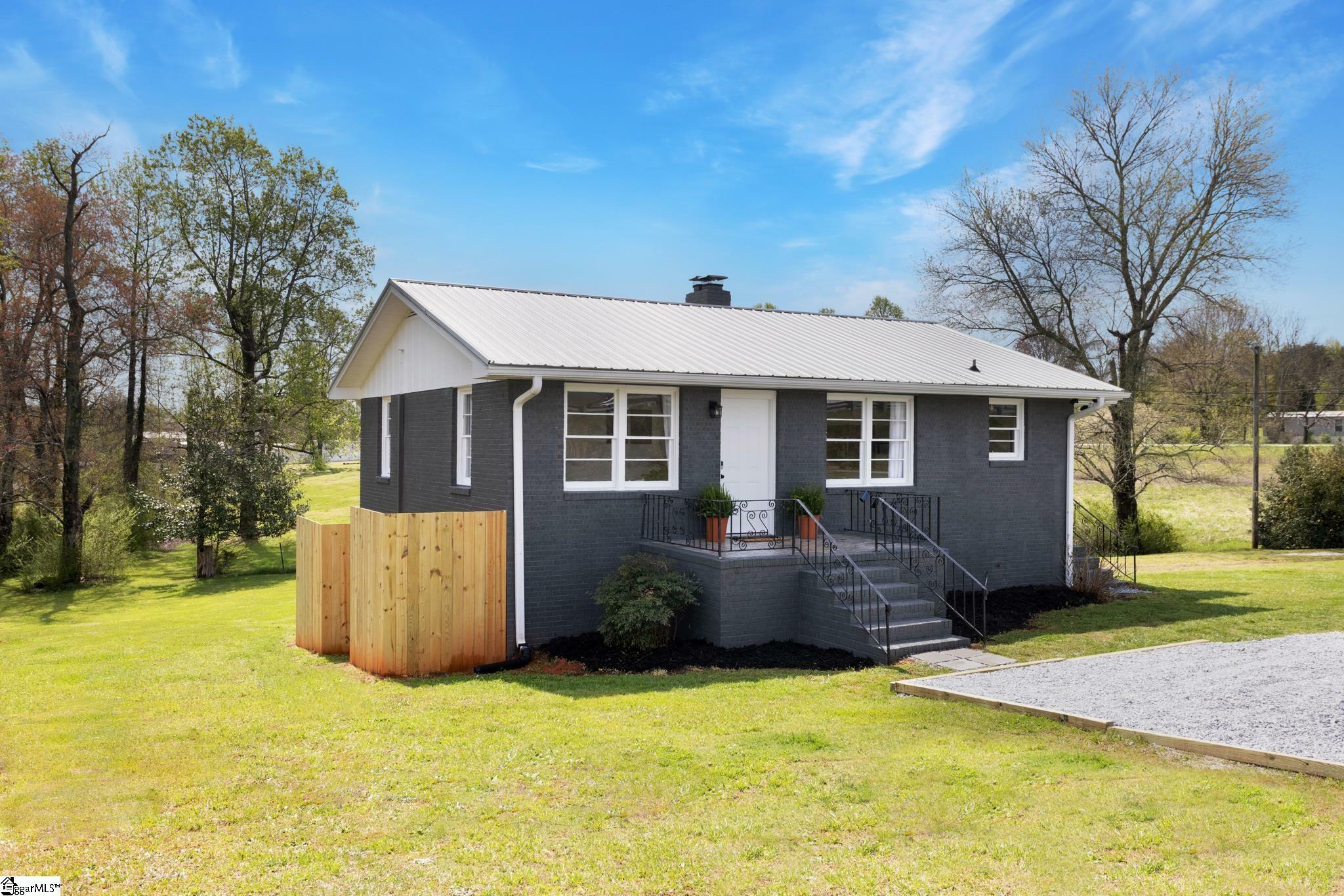 Property Photo:  1126 N US Highway 25  SC 29690 