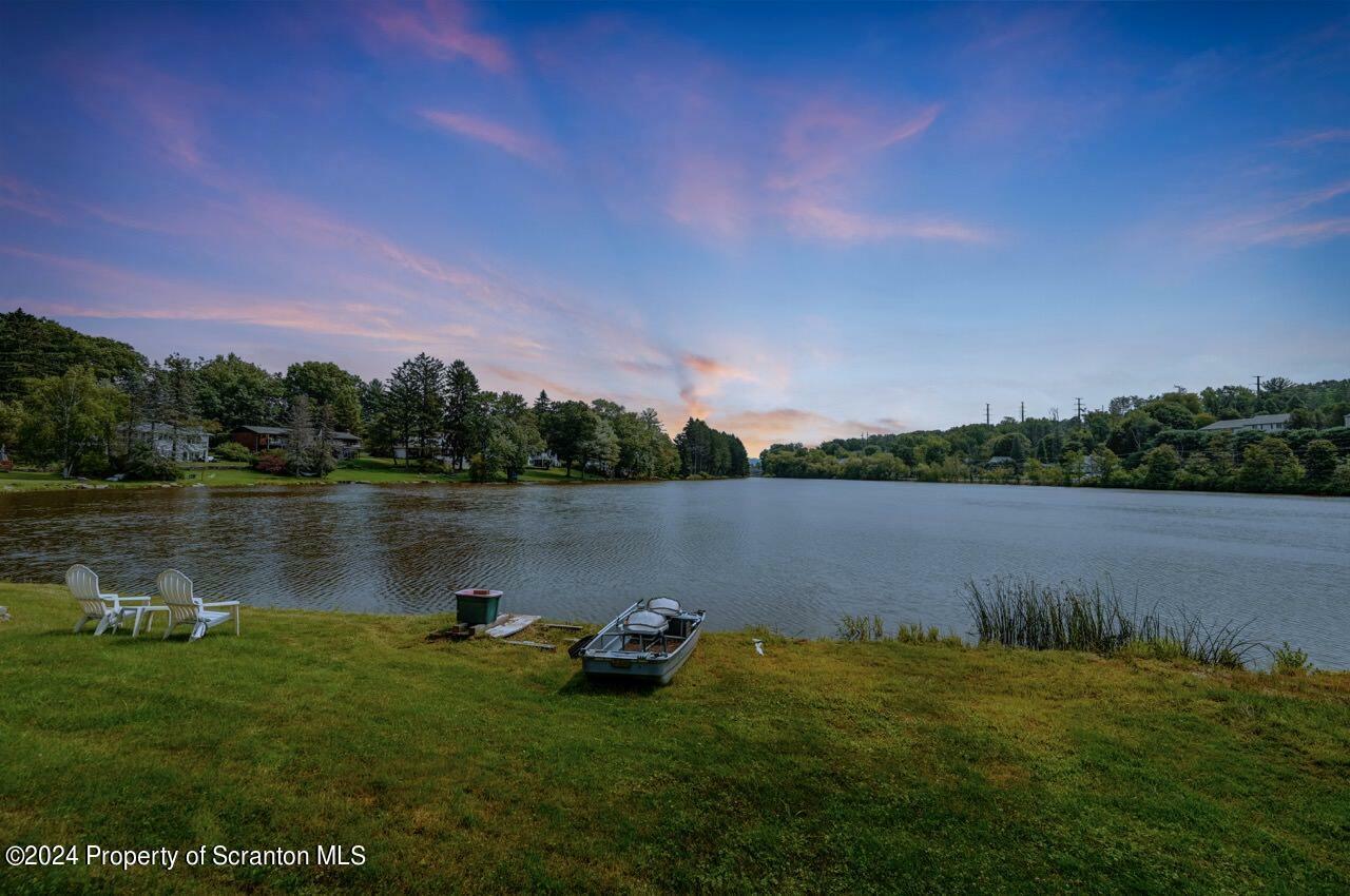 Property Photo:  7 Lakeside Drive  PA 18411 