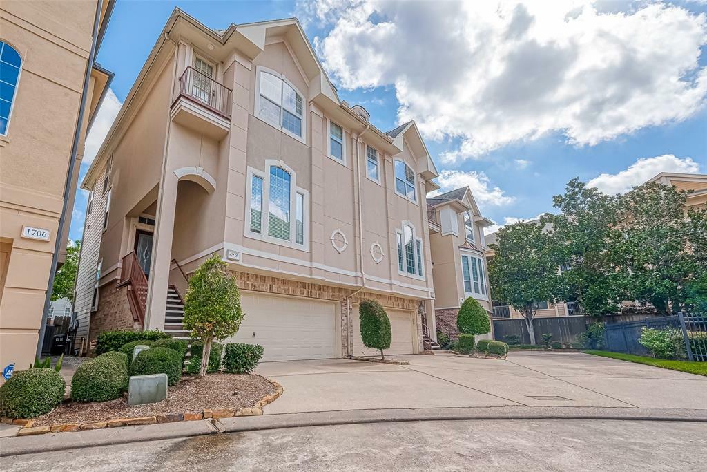 Property Photo: 2150 Stacy Knoll TX 77008