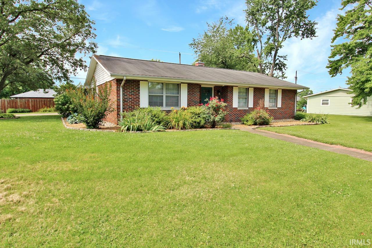 Property Photo:  400 Greenleaf Drive  IN 47710 