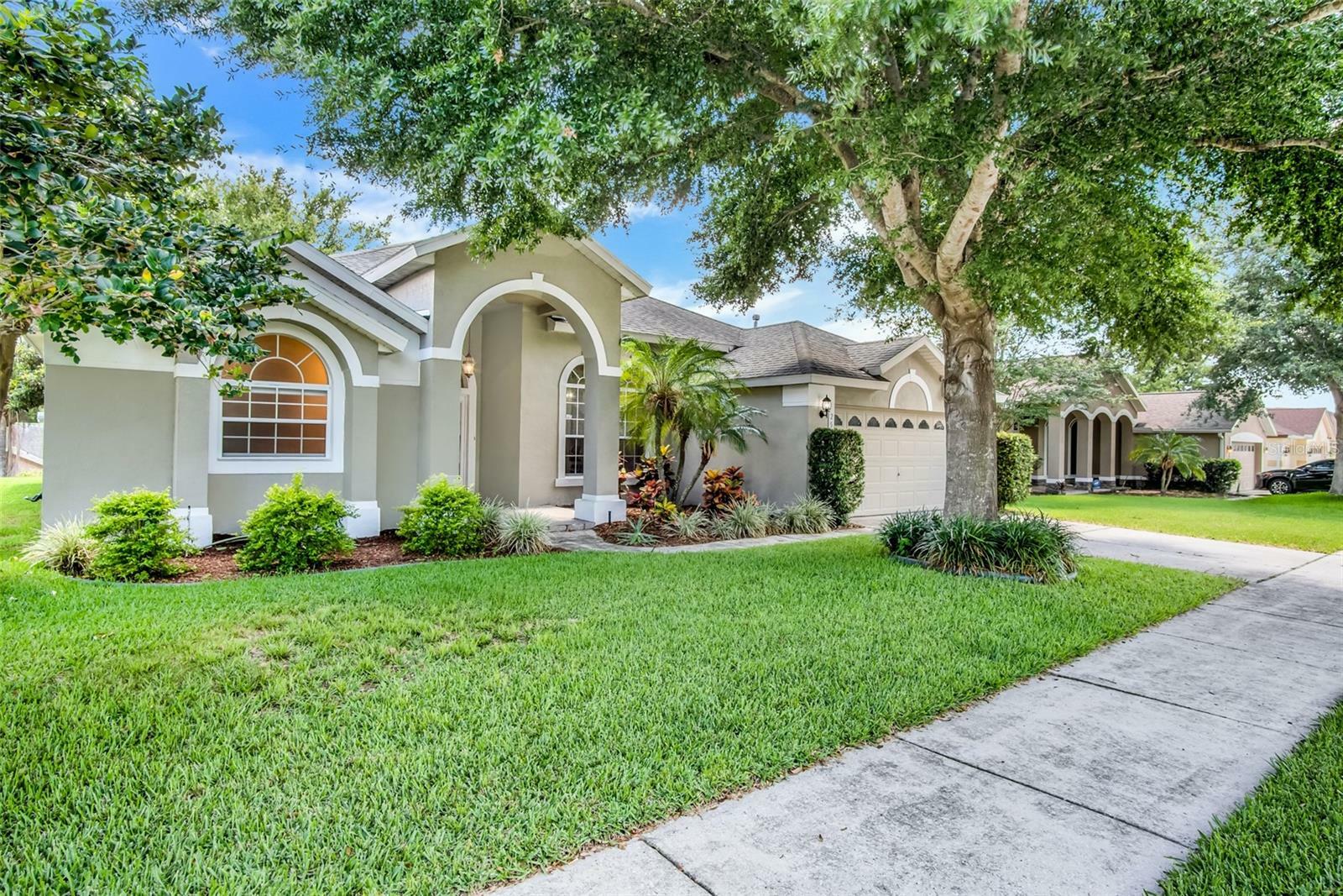 Property Photo:  2526 Holly Berry Circle  FL 34711 