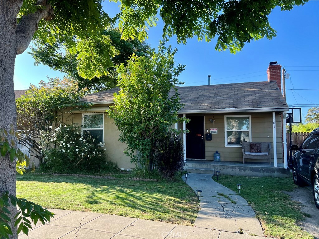 Property Photo:  161 E Barclay Street  CA 90805 