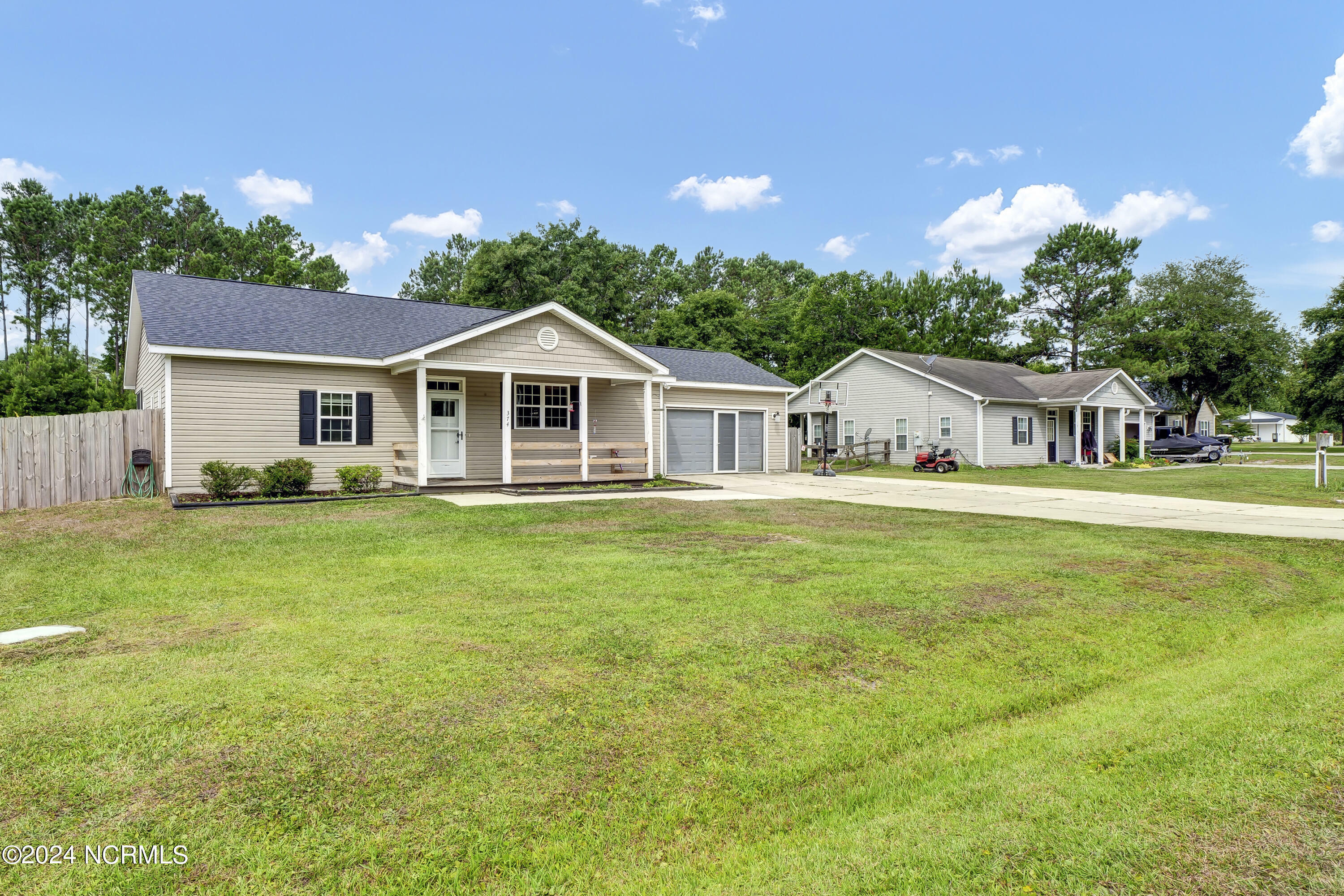 Property Photo: 374 Chadwick Acres Road NC 28460