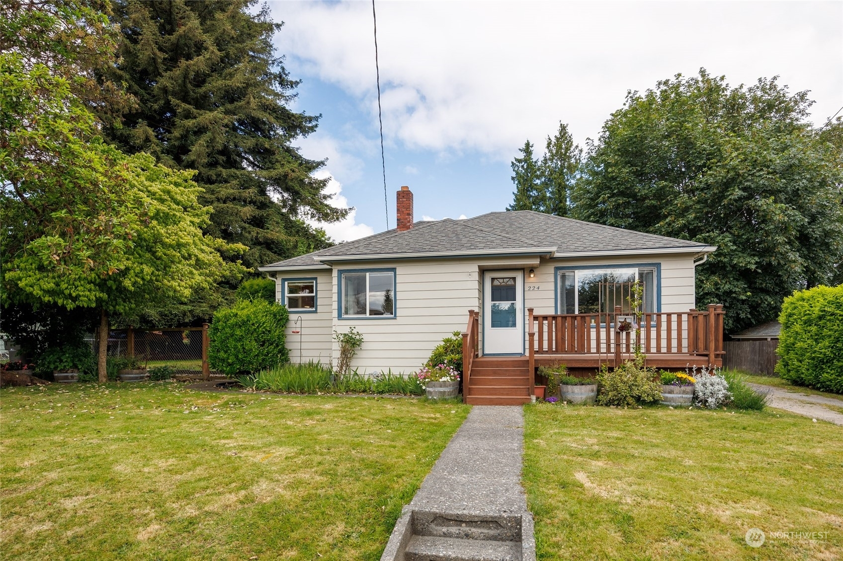 Property Photo:  224 S 107th Street  WA 98168 