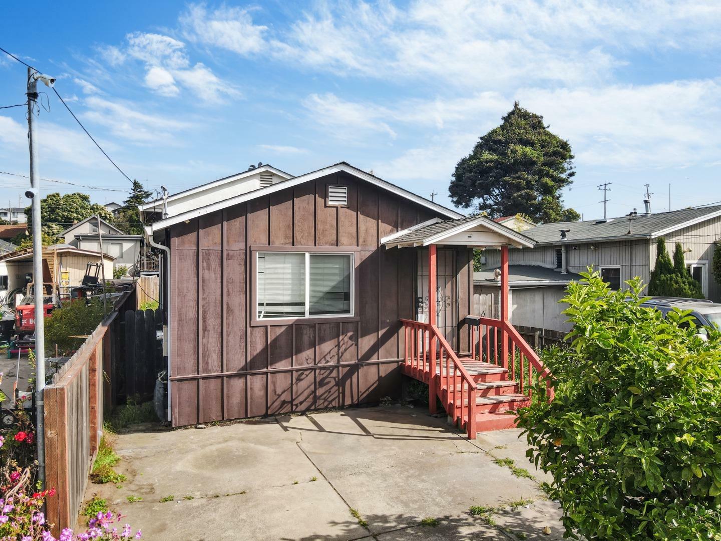 Property Photo:  5205 Van Fleet Avenue  CA 94804 